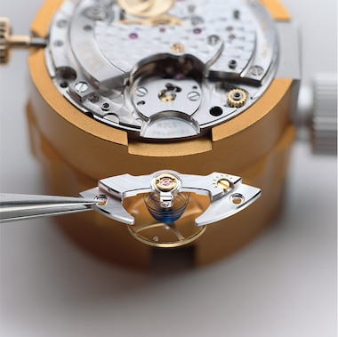 AFTER-SALES SERVICE WATCHMAKERS
